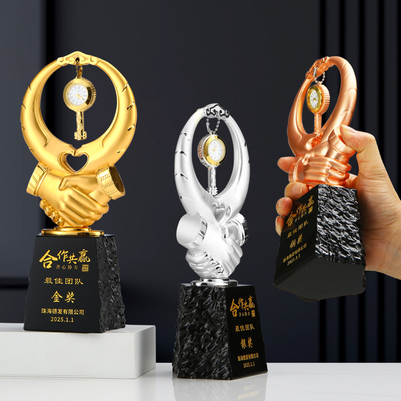 New Arrival Metal Handshake Win-Win Cooperation Glass Trophy