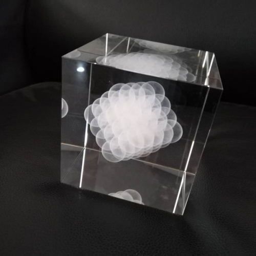 unique artworks 3D laser engraved crystal cube