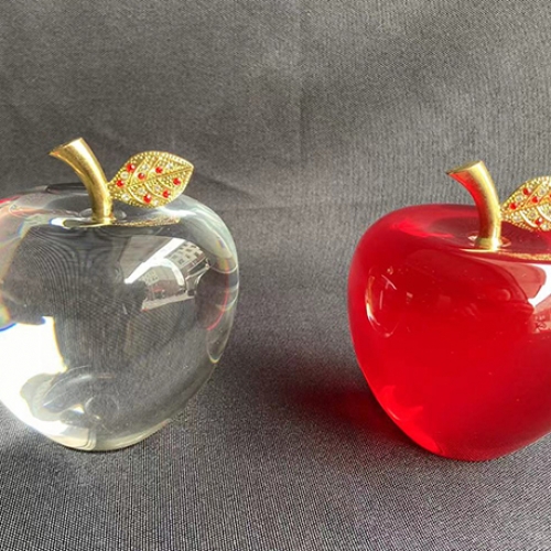 Interior decorative luxury colored crystal apple paperweight handiwork