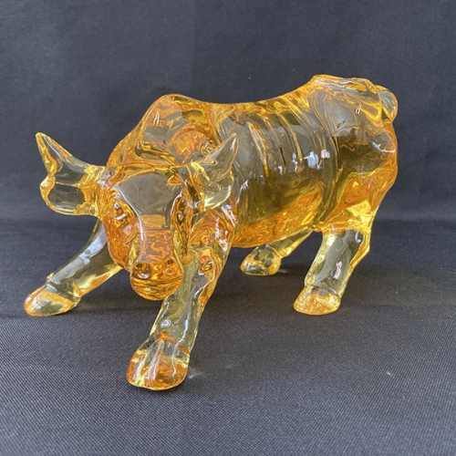 decorative art glass golden yellow bull sculpture