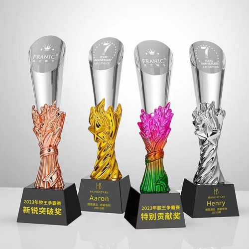 2024 metal star bouquet surrounded glass pillar awards