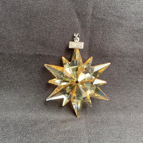 Different colors Crystal Snowflake Ornaments Unique Jewelry Collection