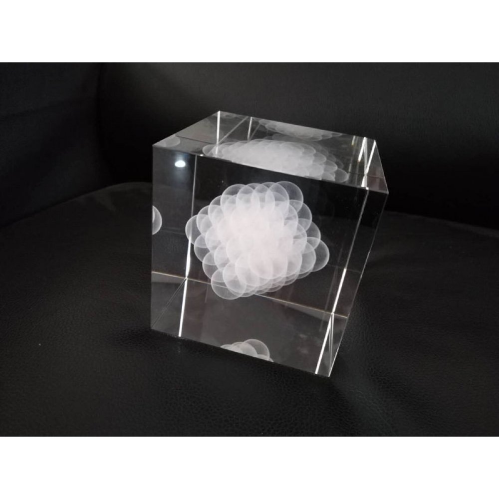 unique artworks 3D laser engraved crystal cube