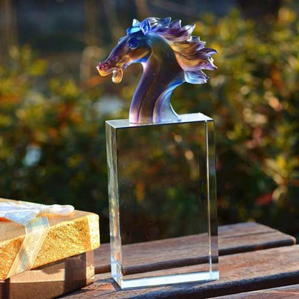 high quality liuli horse head awards with crystal base for designs laser engraving