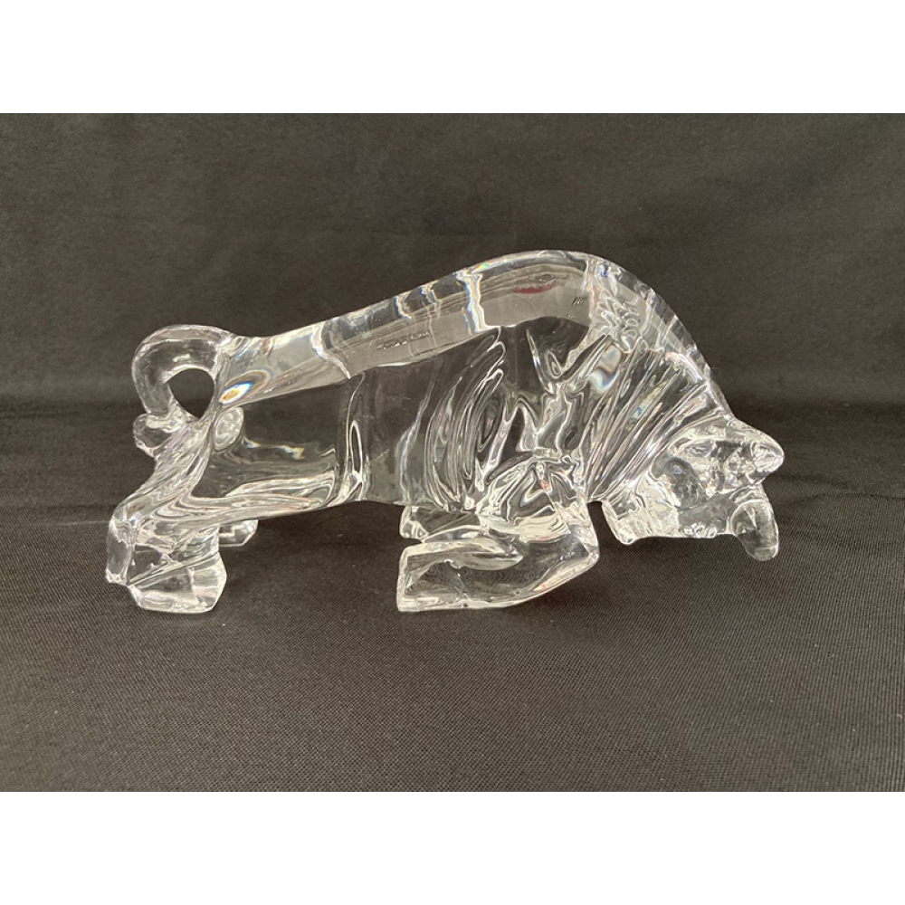 high transparent powerful optical crystal bull figurine