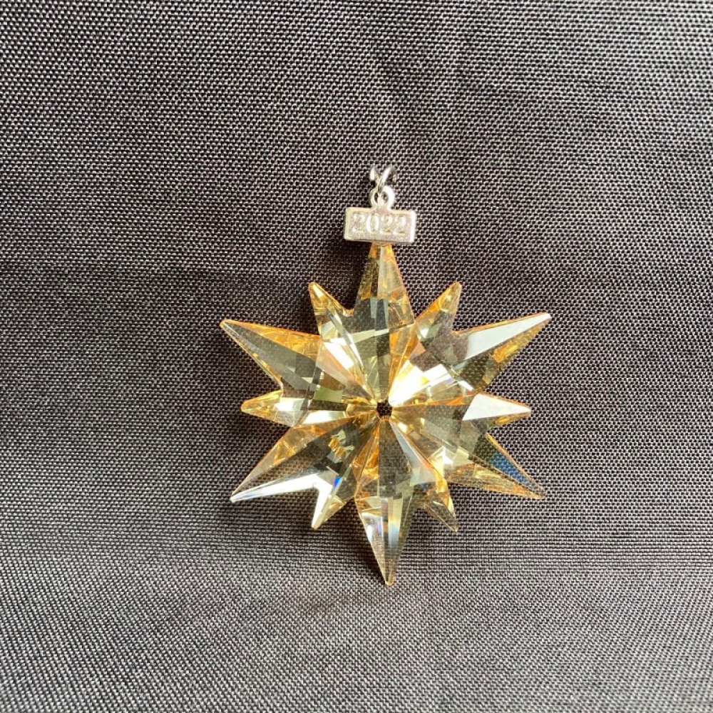 Different colors Crystal Snowflake Ornaments Unique Jewelry Collection