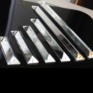 modern interior decoration cheap triangle Glass chandelier prisms