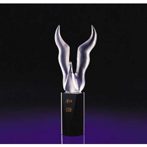 Quality art design Peace dove sculpture crysta awards