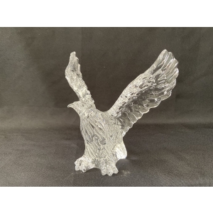 home decor collectible solid glass flying eagle figurine